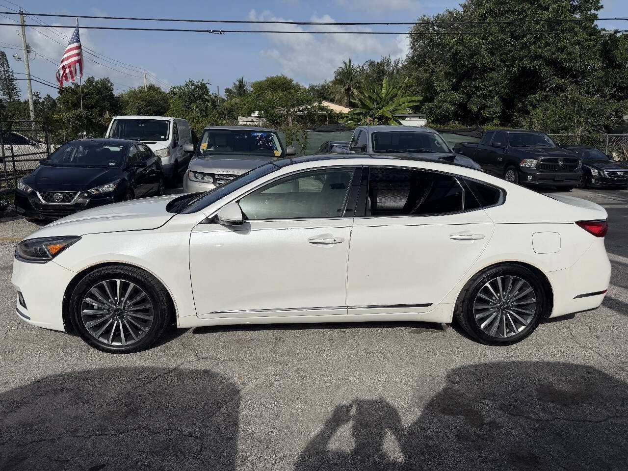 Used 2017 Kia Cadenza Premium FWD image 3