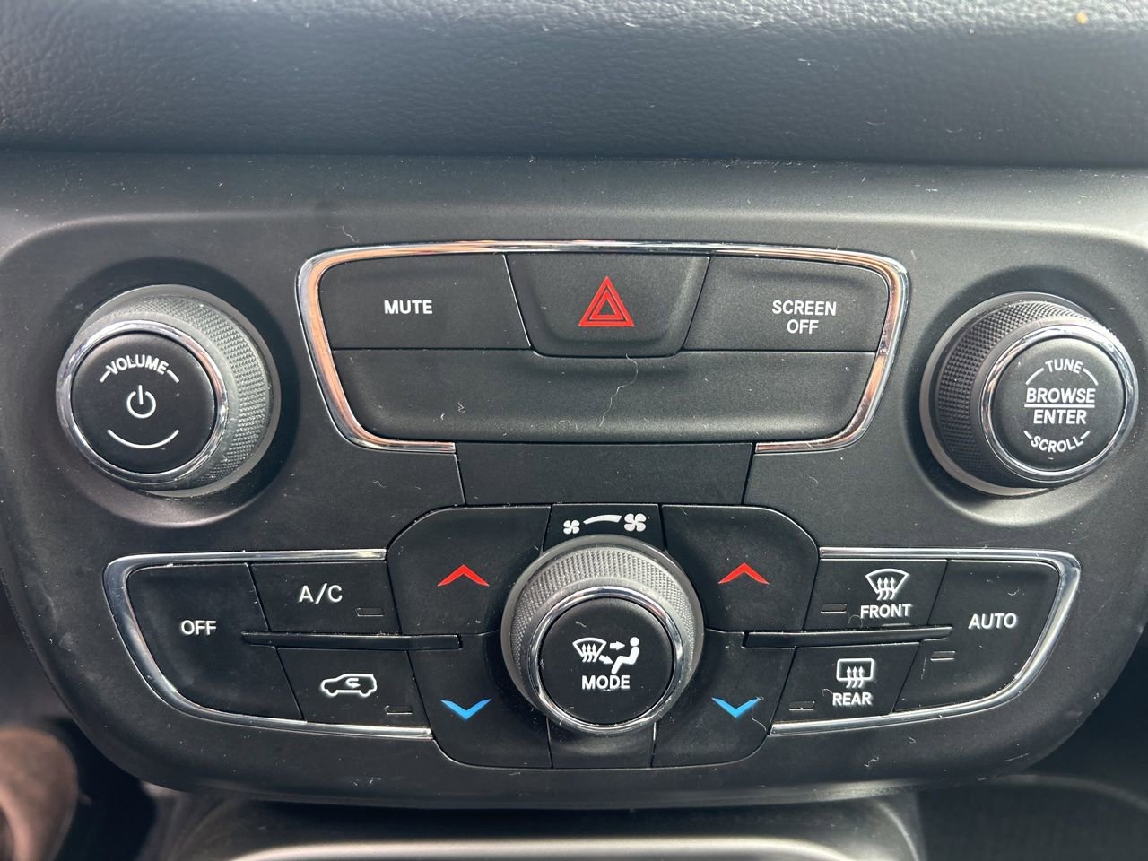 Used 2021 Jeep Compass Latitude AWD/4WD image 24