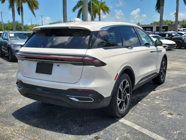 Used 2024 Lincoln Nautilus Premier AWD/4WD image 3