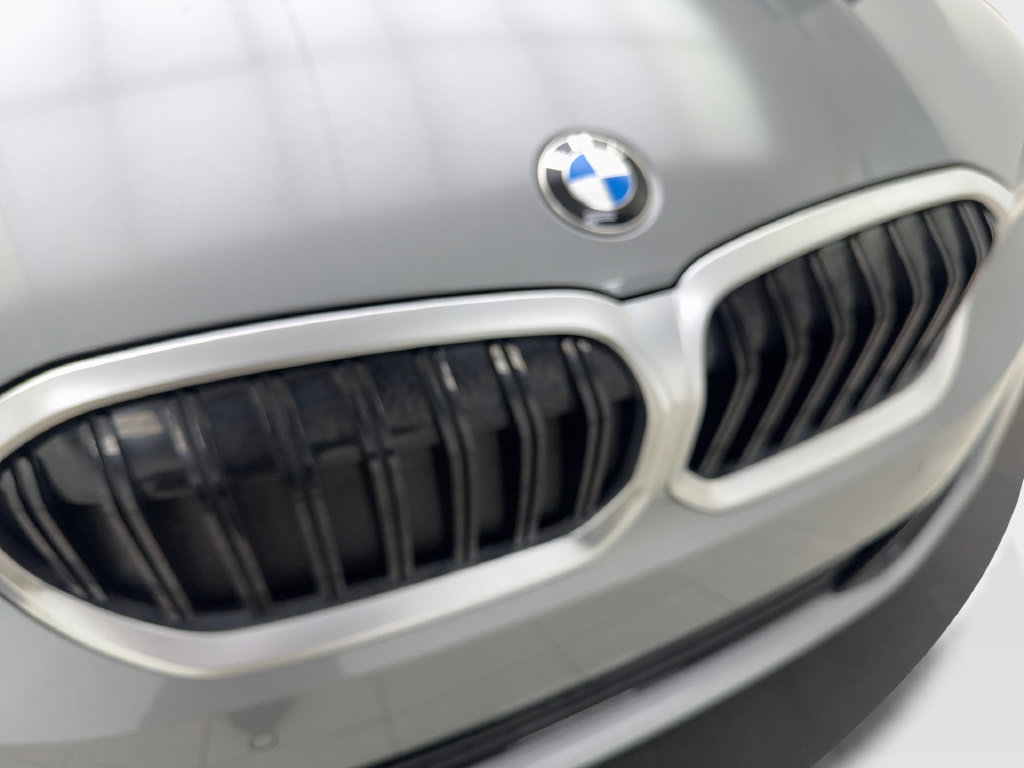 Used 2025 BMW 330i Sedan w/ Premium Package RWD image 27
