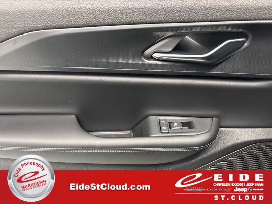 New 2025 Jeep Grand Cherokee Altitude image 24