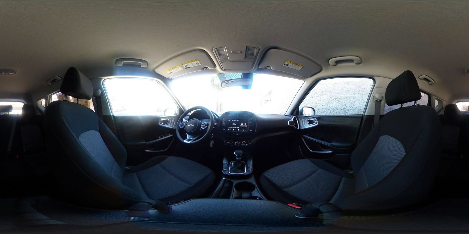 Used 2025 Kia Soul LX w/ LX Technology Package FWD image 39