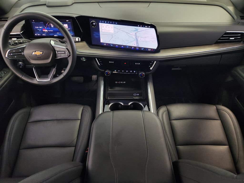 Used 2025 Chevrolet Suburban LT AWD/4WD image 26