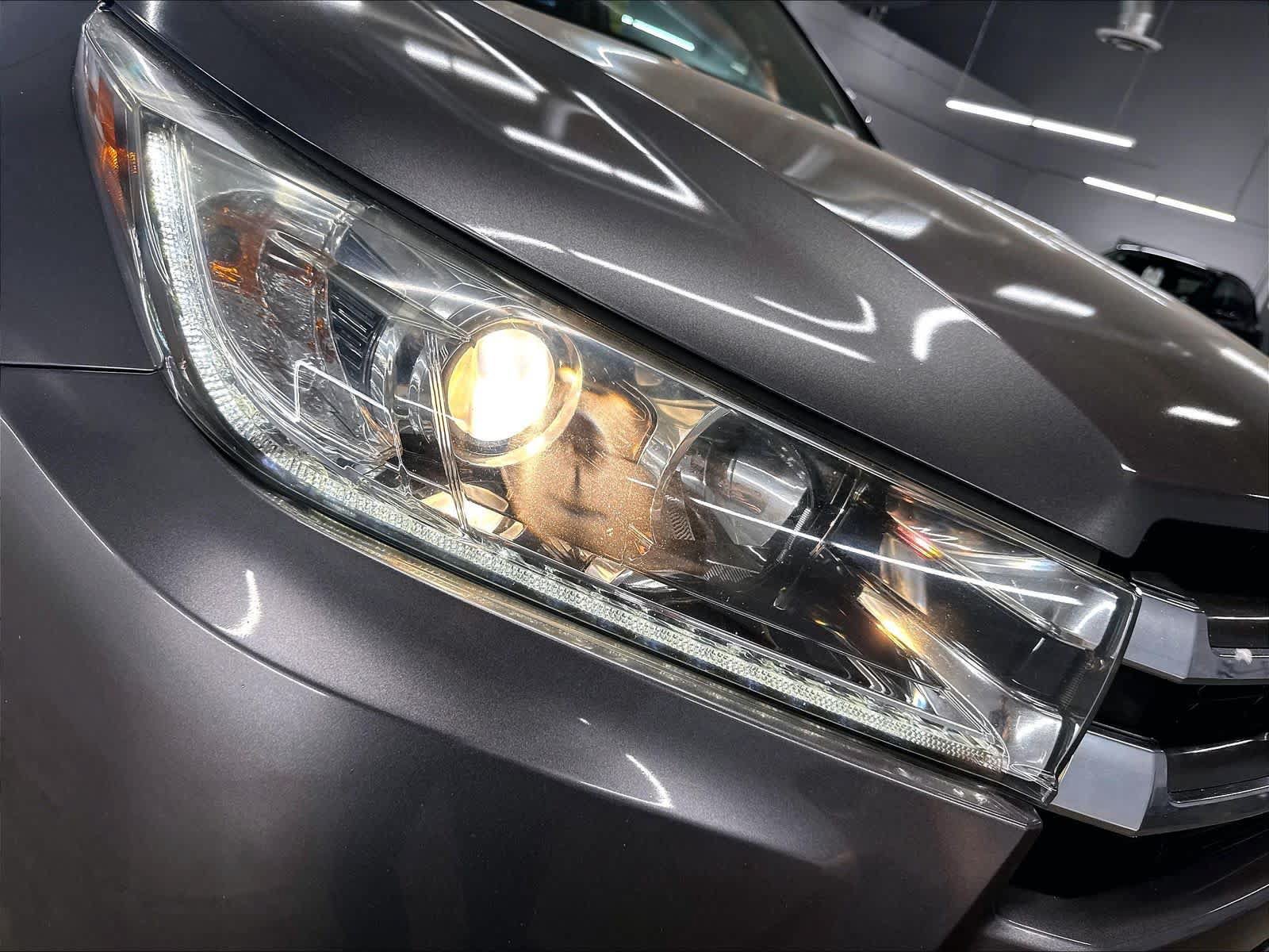 Used 2019 Toyota Highlander Limited Platinum AWD/4WD image 30