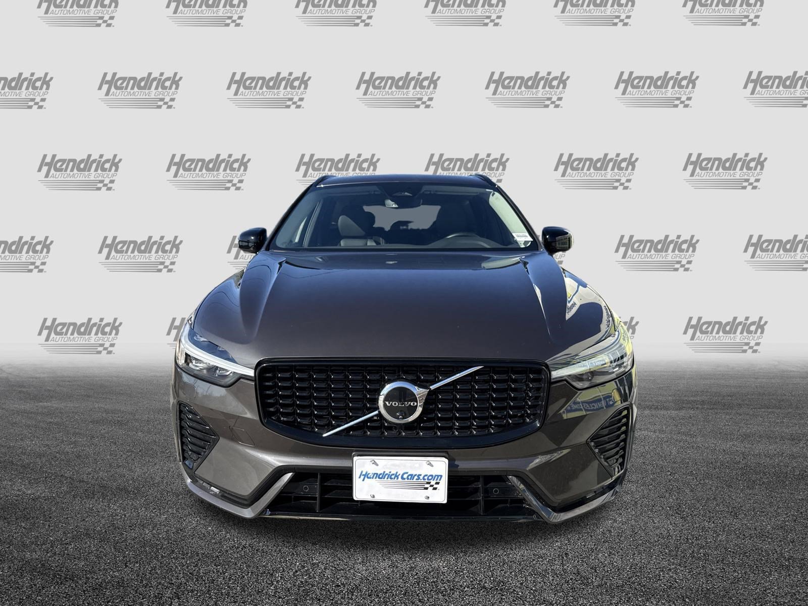 Certified 2025 Volvo XC60 B5 Plus image 5