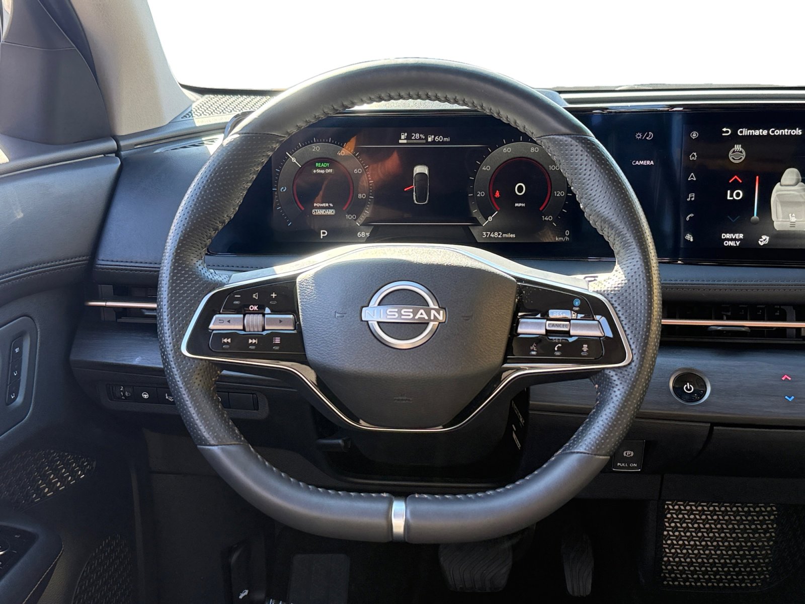 Used 2024 Nissan Ariya FWD image 12
