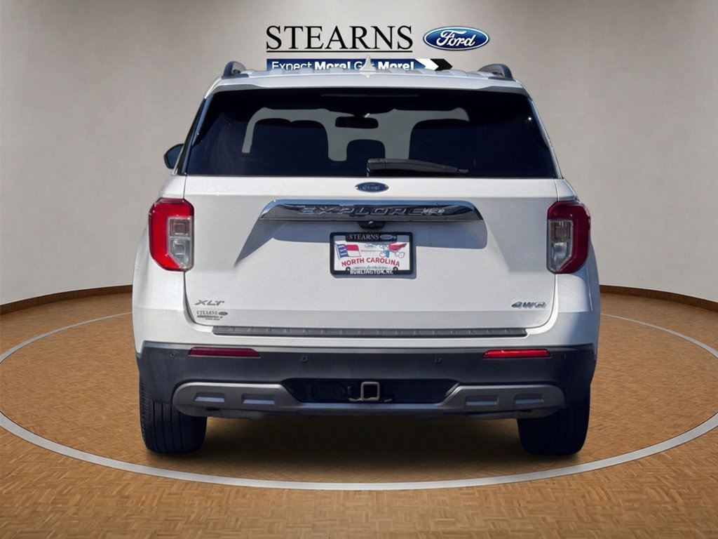 Used 2022 Ford Explorer XLT w/ Equipment Group 202A AWD/4WD image 17