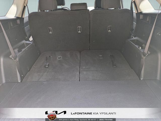 Certified 2025 Kia Sorento LX FWD image 28