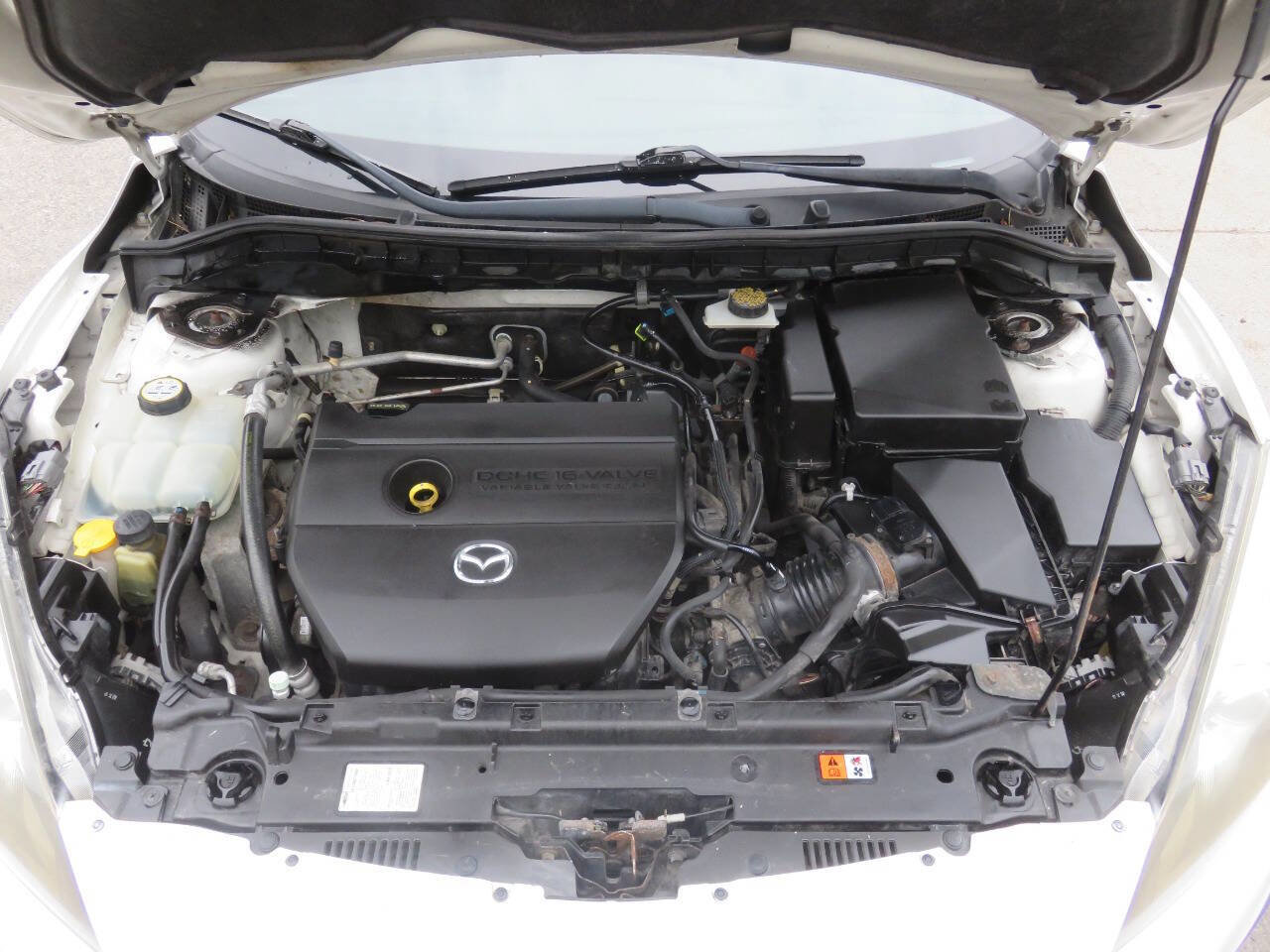 Used 2011 MAZDA MAZDA3 s Sport w/ Tech Pkg FWD image 32