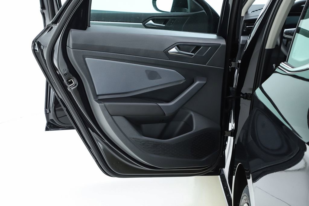 New 2026 Volkswagen Jetta SE FWD image 17