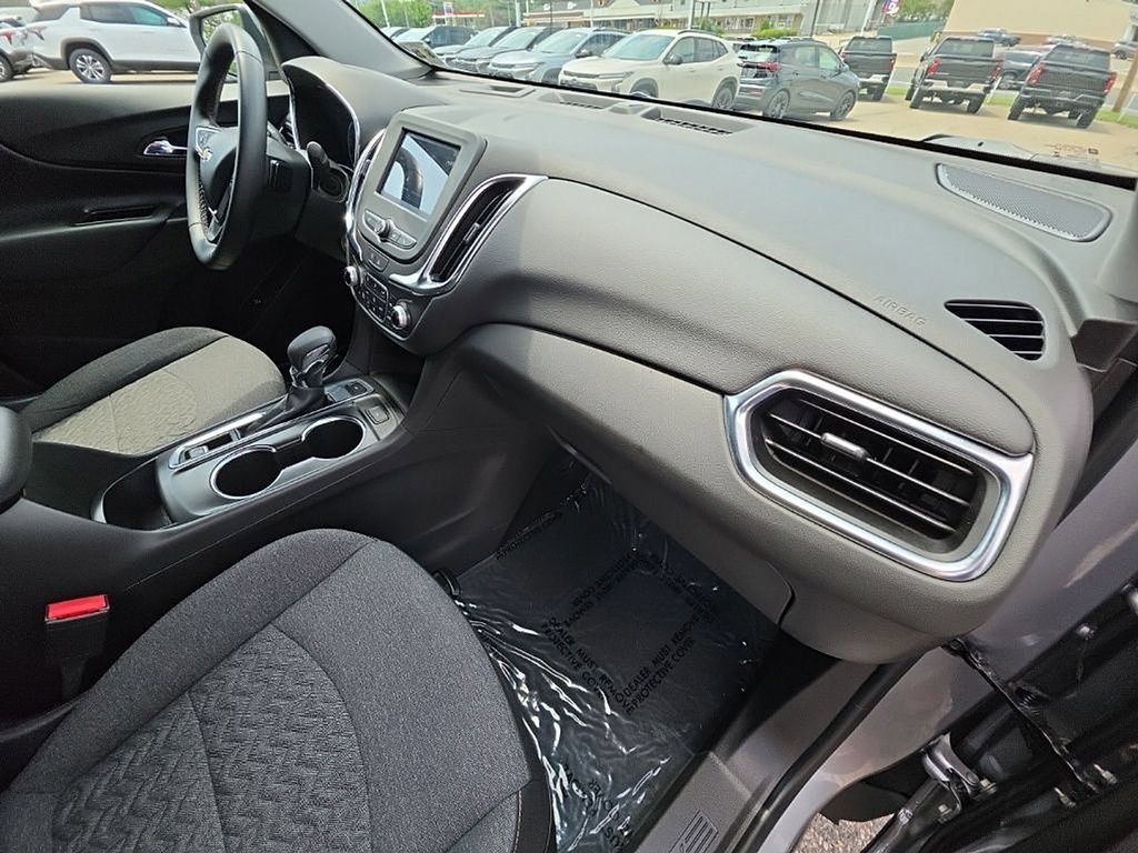 Used 2023 Chevrolet Equinox LT AWD/4WD image 32