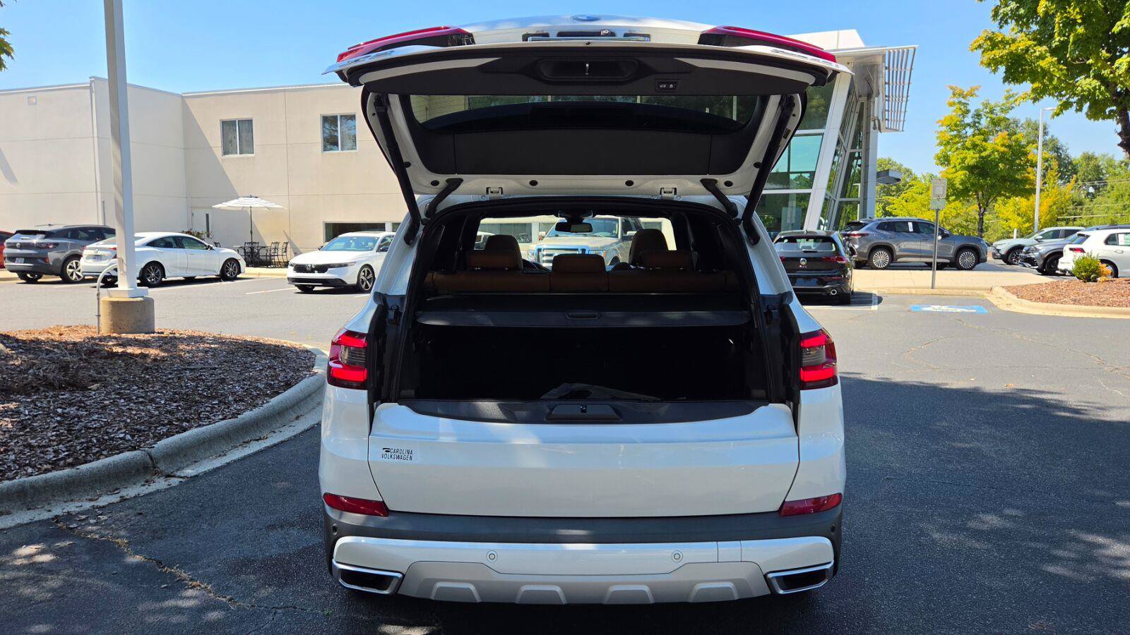 Used 2022 BMW X5 xDrive40i w/ Premium Package AWD/4WD image 58