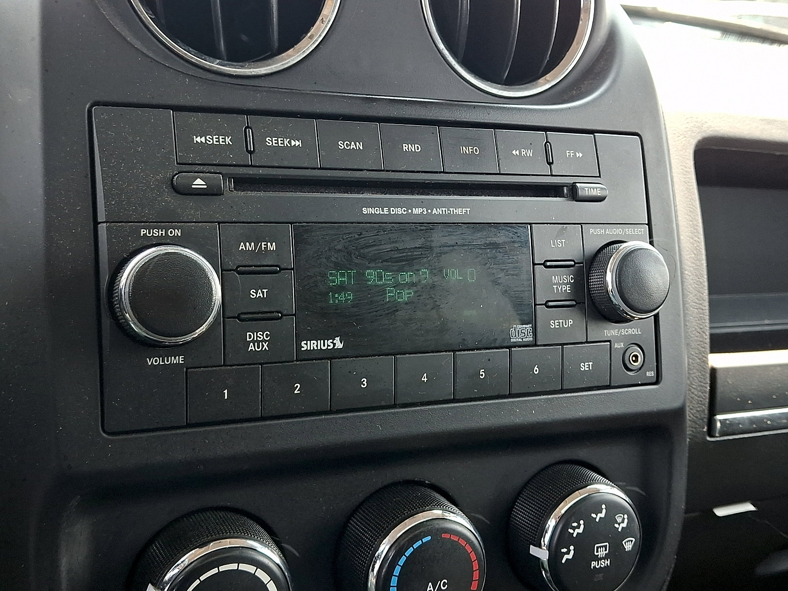Used 2014 Jeep Patriot Latitude w/ Freedom Edition Package FWD image 19