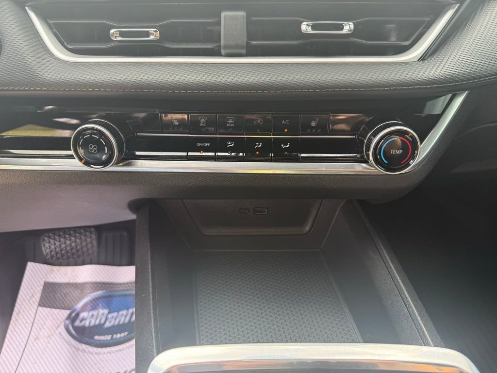 Used 2025 Chevrolet Equinox LT image 39