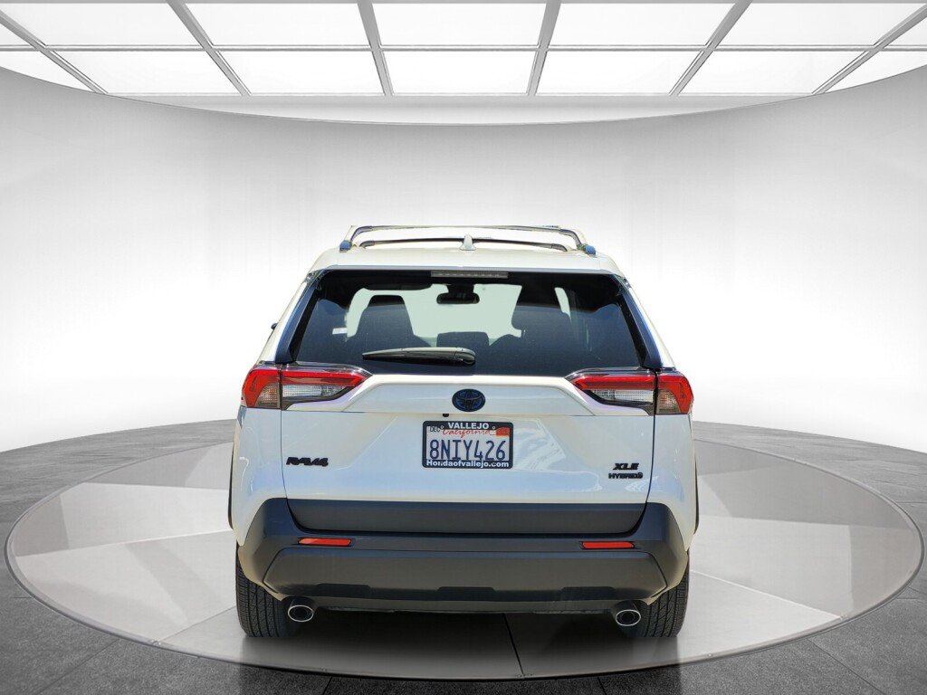 Used 2020 Toyota RAV4 XLE w/ Convenience Package AWD/4WD image 4