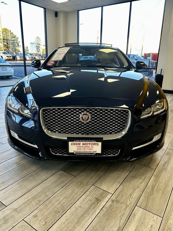 Used 2016 Jaguar XJ L Portfolio RWD image 2