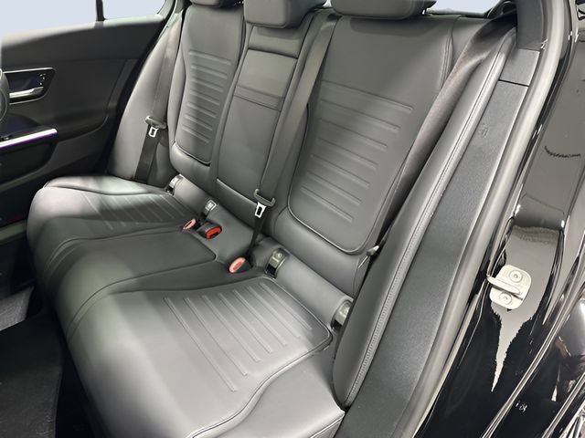 Used 2025 Mercedes-Benz C 300 4MATIC Sedan image 31
