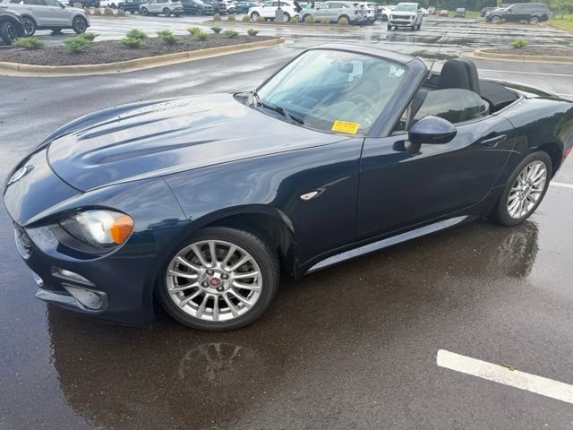 Used 2018 FIAT 124 Spider Classica w/ Technology Group RWD image 9