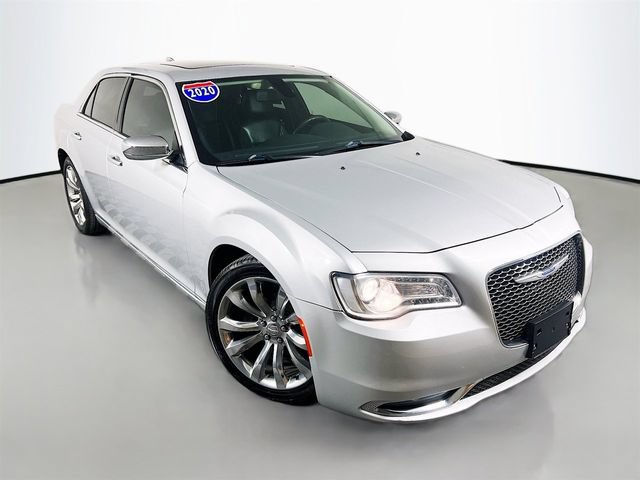 Used 2020 Chrysler 300 Limited RWD image 2