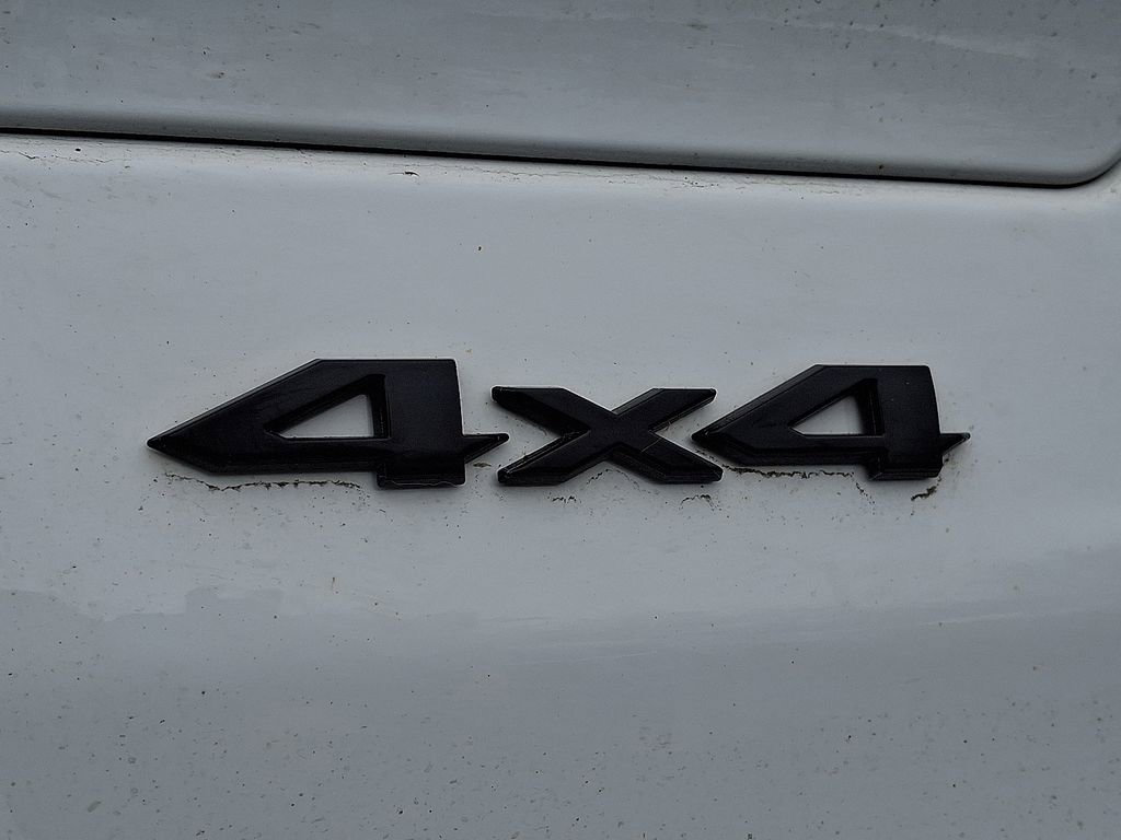 Used 2023 Jeep Grand Cherokee Limited w/ Luxury Tech Group II image 36