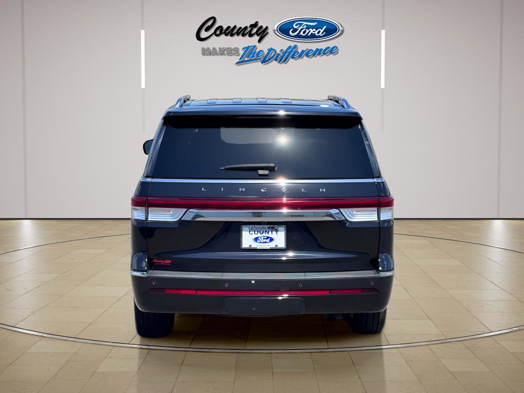 Used 2024 Lincoln Navigator Reserve image 5
