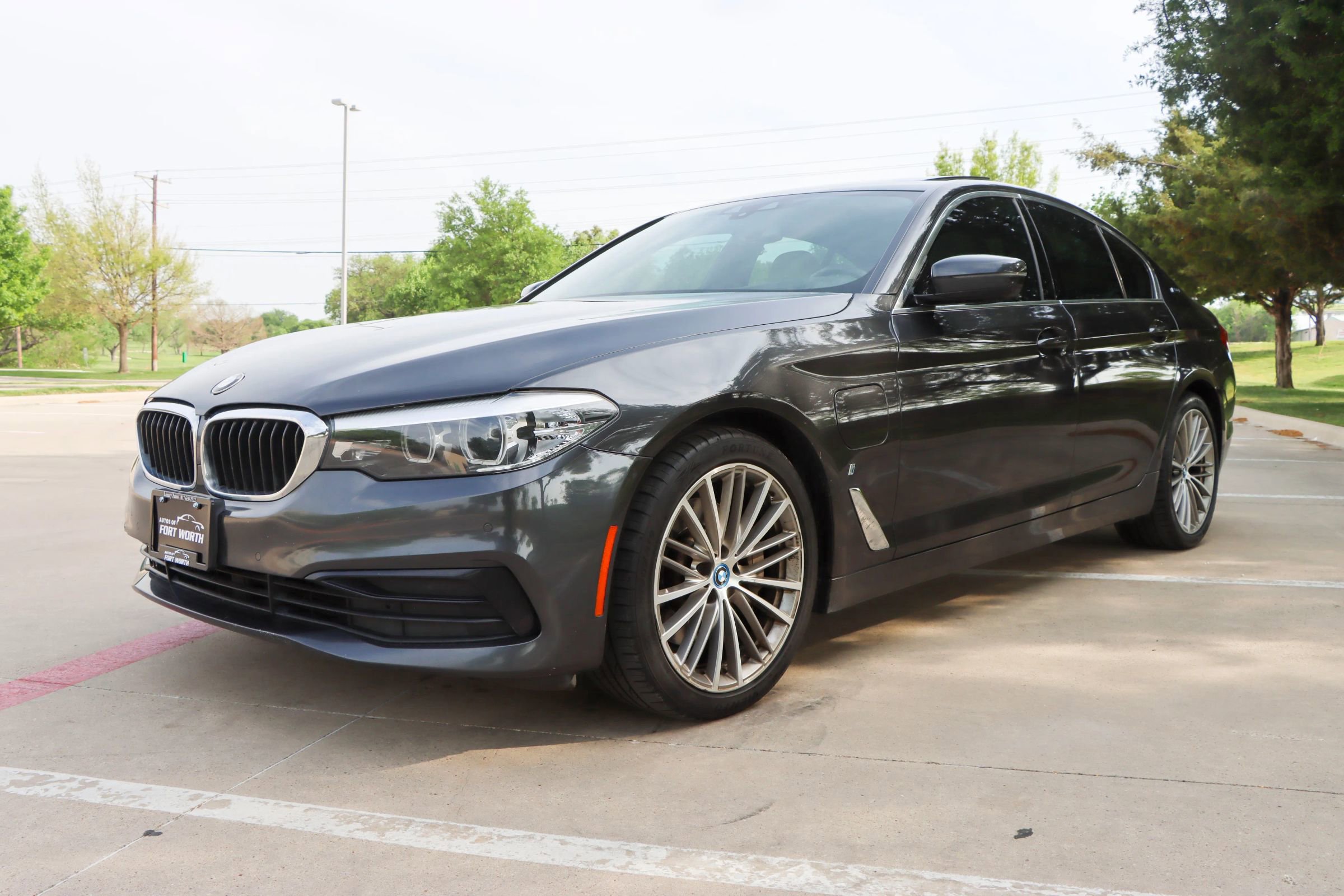 Used 2019 BMW 530e w/ Convenience Package image 3