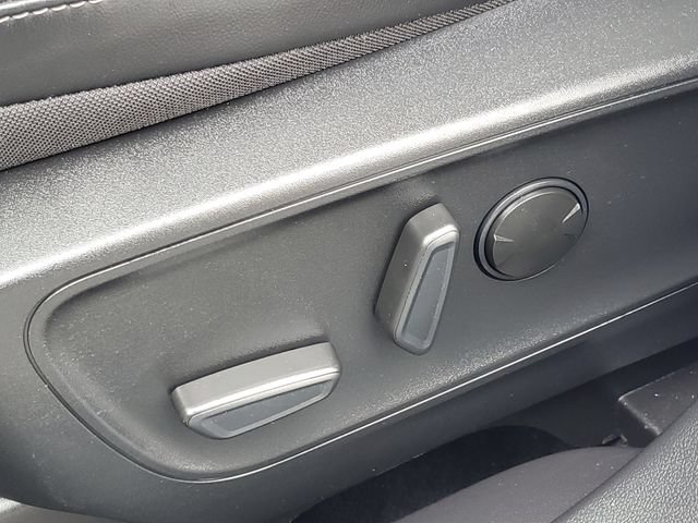 Certified 2023 Ford Escape Platinum AWD/4WD image 10