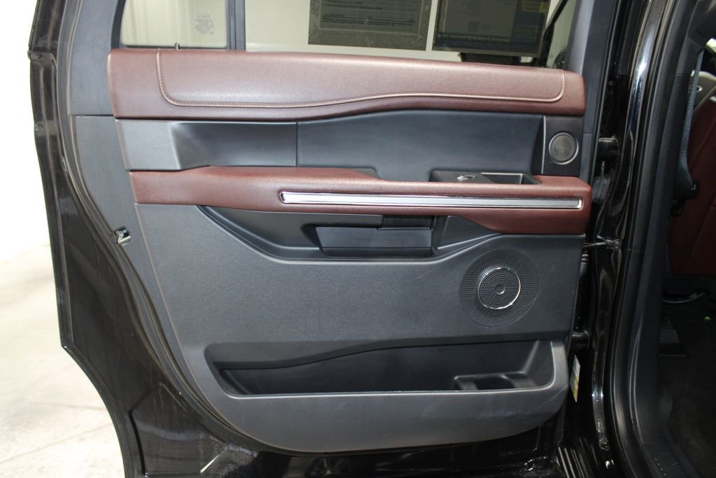 Used 2023 Ford Expedition Max Limited image 23