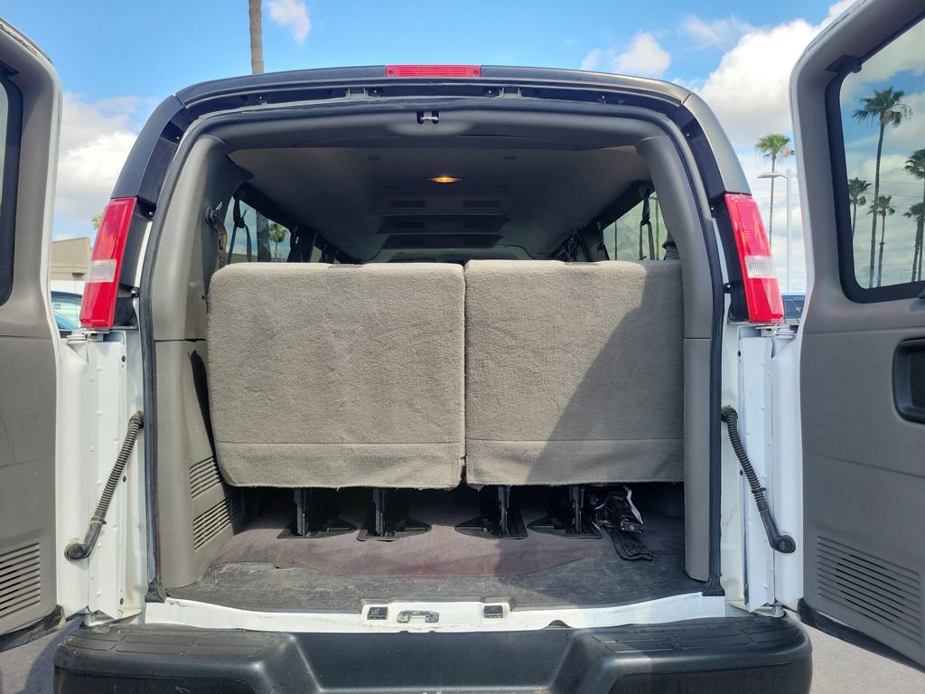 Used 2020 Chevrolet Express 3500 LS RWD image 9