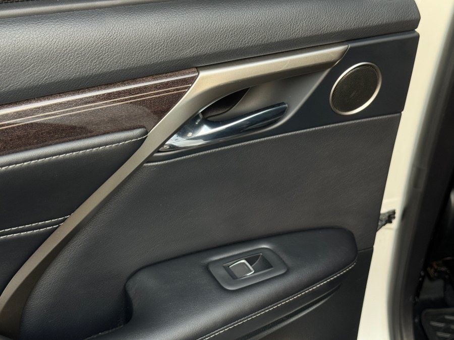 Used 2021 Lexus RX 350L AWD w/ Luxury Package image 21