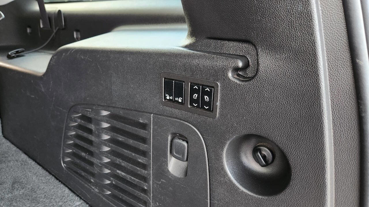 Used 2015 Cadillac Escalade ESV Luxury image 40