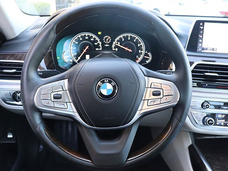Used 2016 BMW 740i RWD image 54