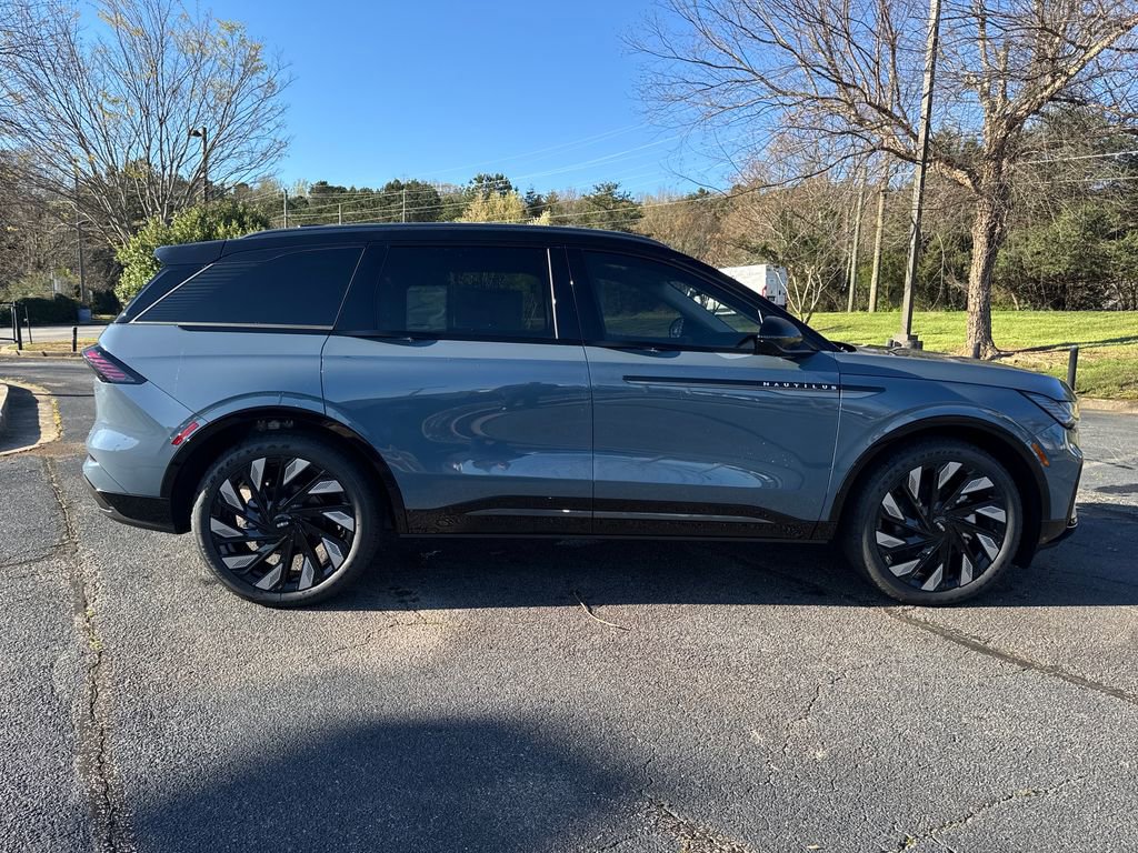 New 2026 Lincoln Nautilus Reserve w/ Jet Appearance Package image 3