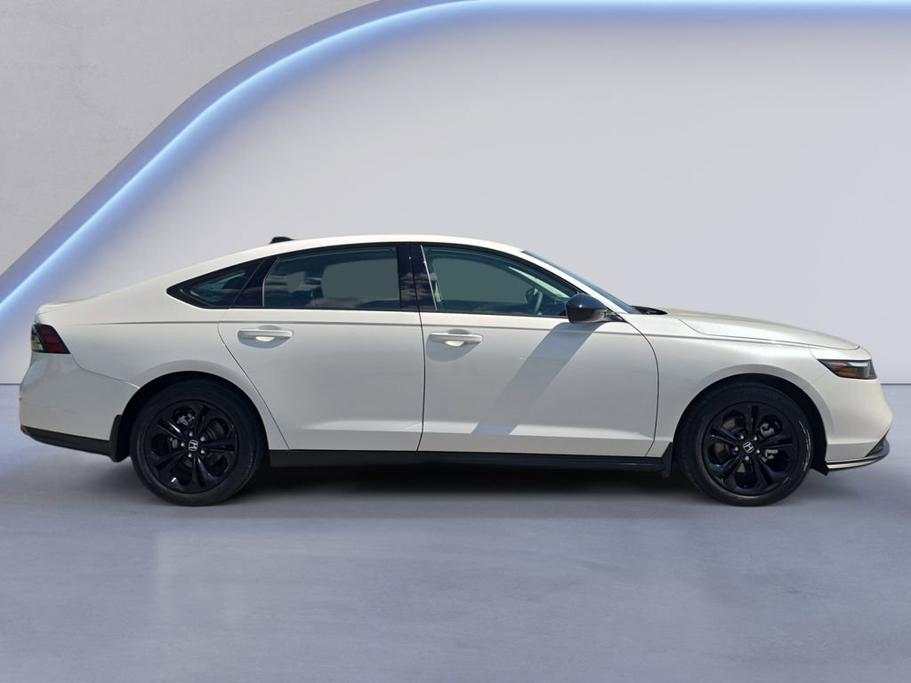 Certified 2025 Honda Accord SE image 6