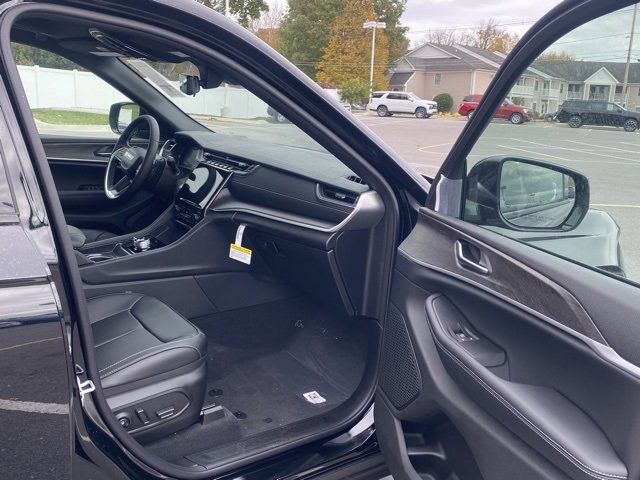 New 2025 Jeep Grand Cherokee Limited image 26