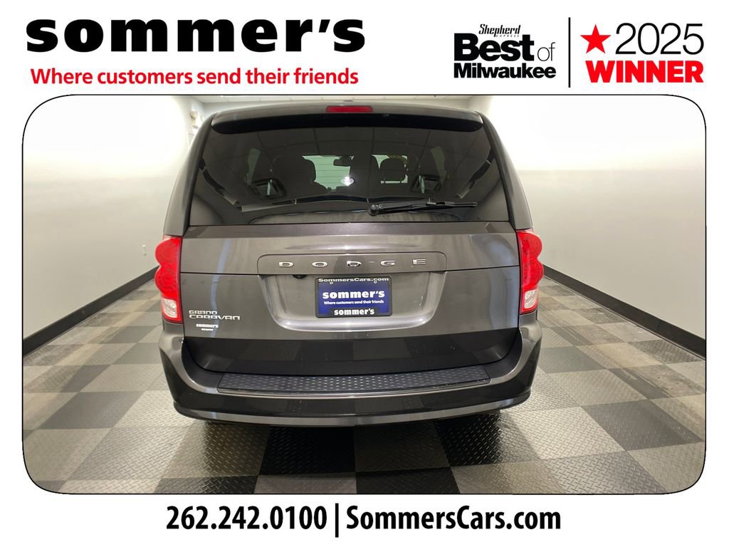 Used 2018 Dodge Grand Caravan SE image 4