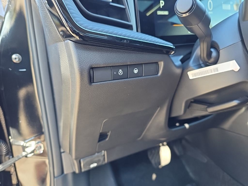 New 2026 Nissan Kicks SR w/ SR Premium Package AWD/4WD image 19