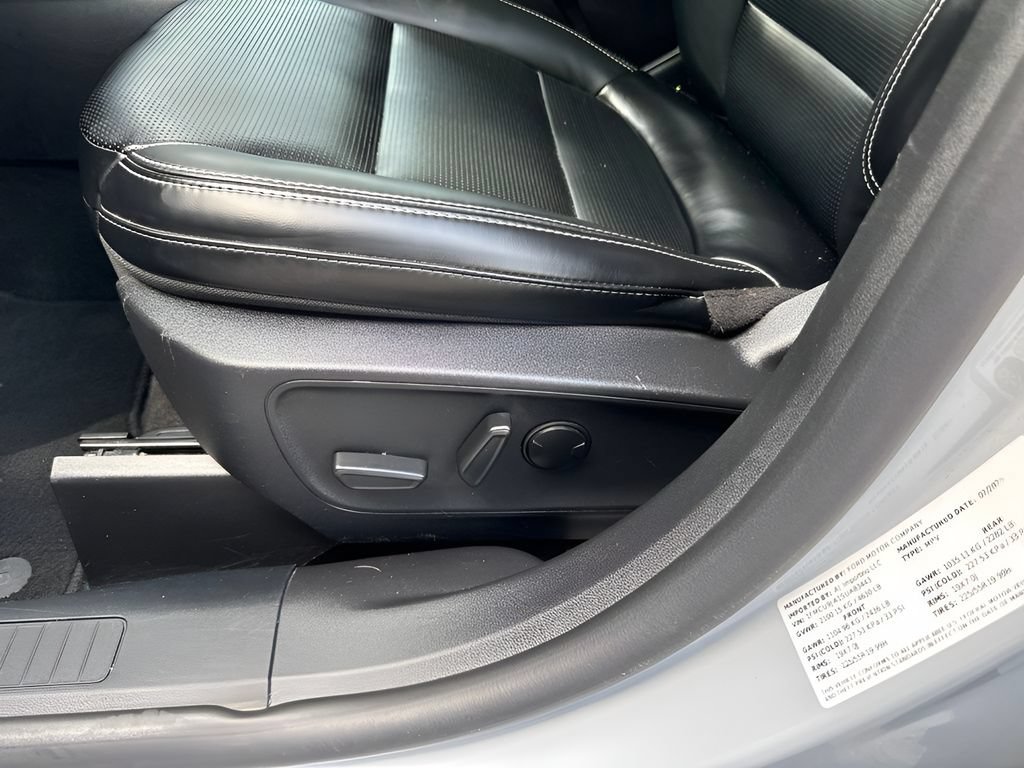 Used 2025 Ford Escape Platinum AWD/4WD image 11