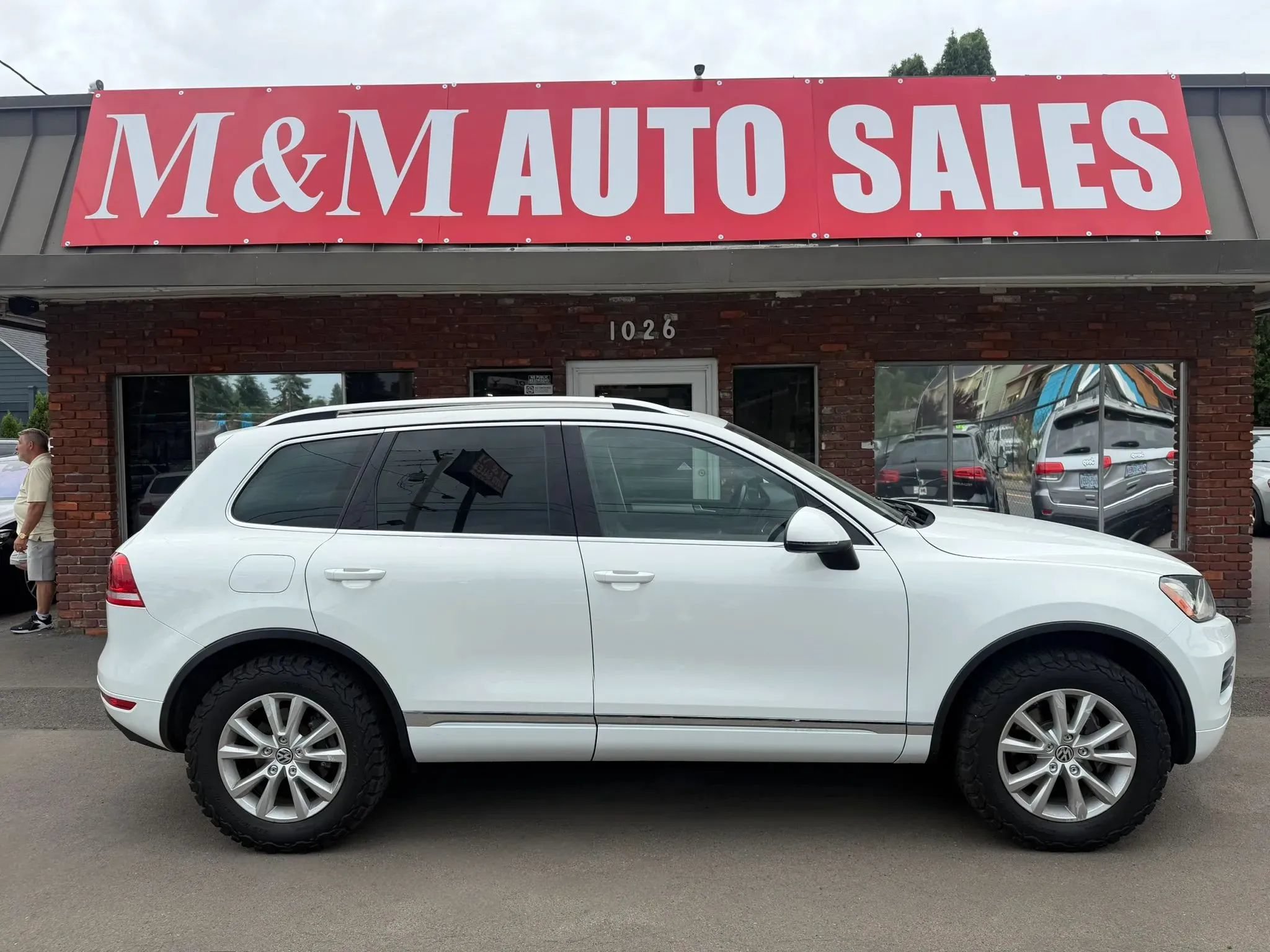 Used 2013 Volkswagen Touareg Sport AWD/4WD image 2