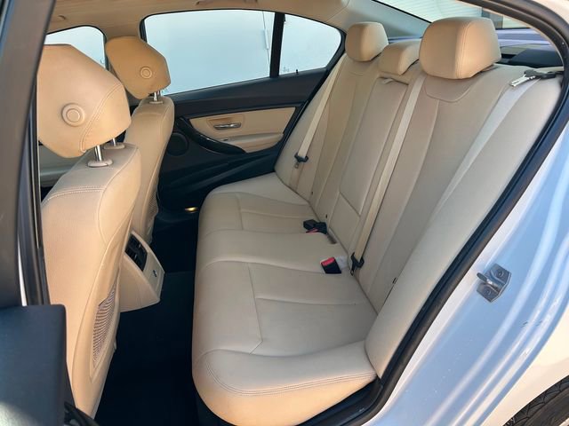Used 2018 BMW 320i Sedan RWD image 11
