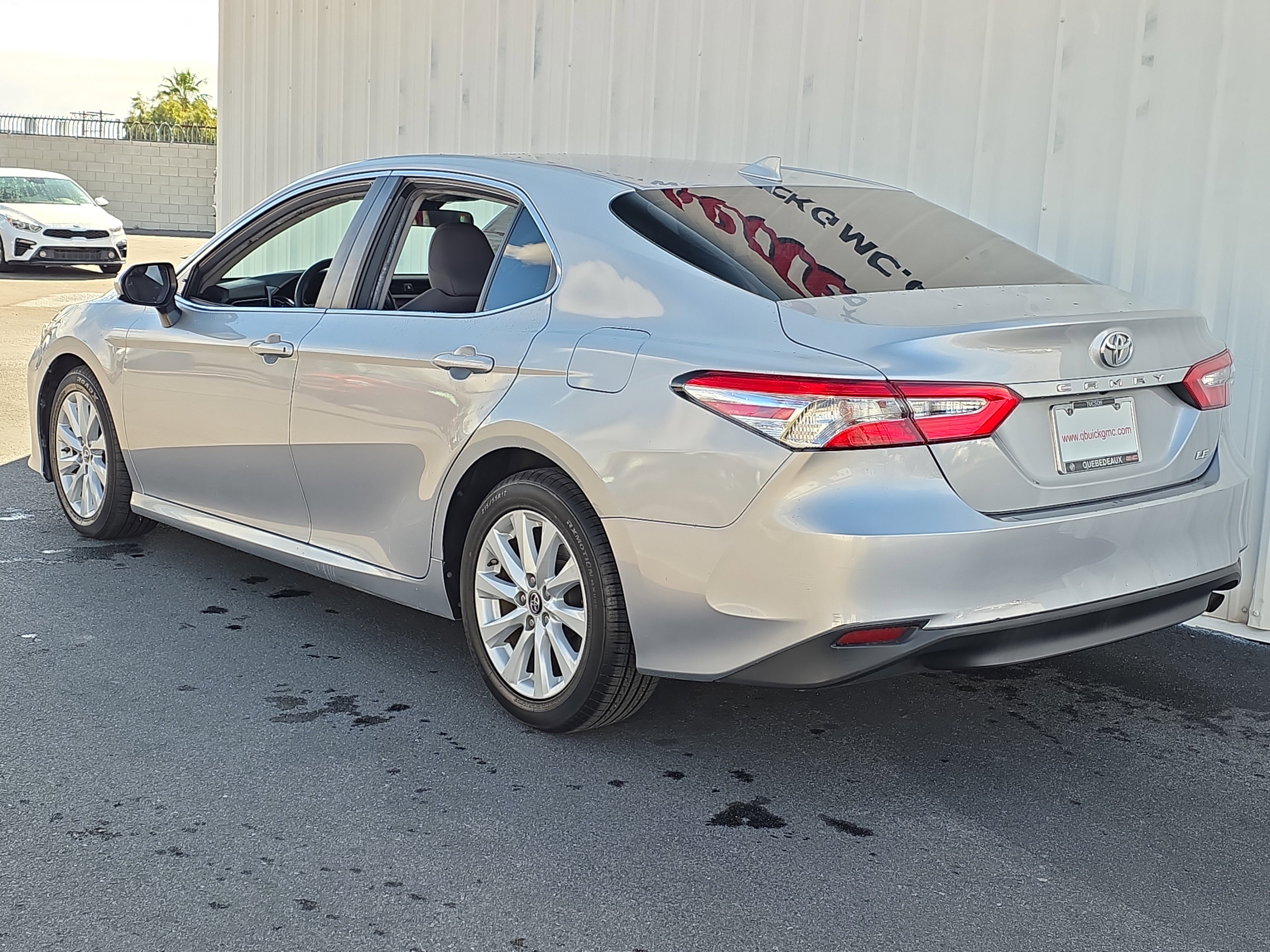 Used 2019 Toyota Camry LE image 5