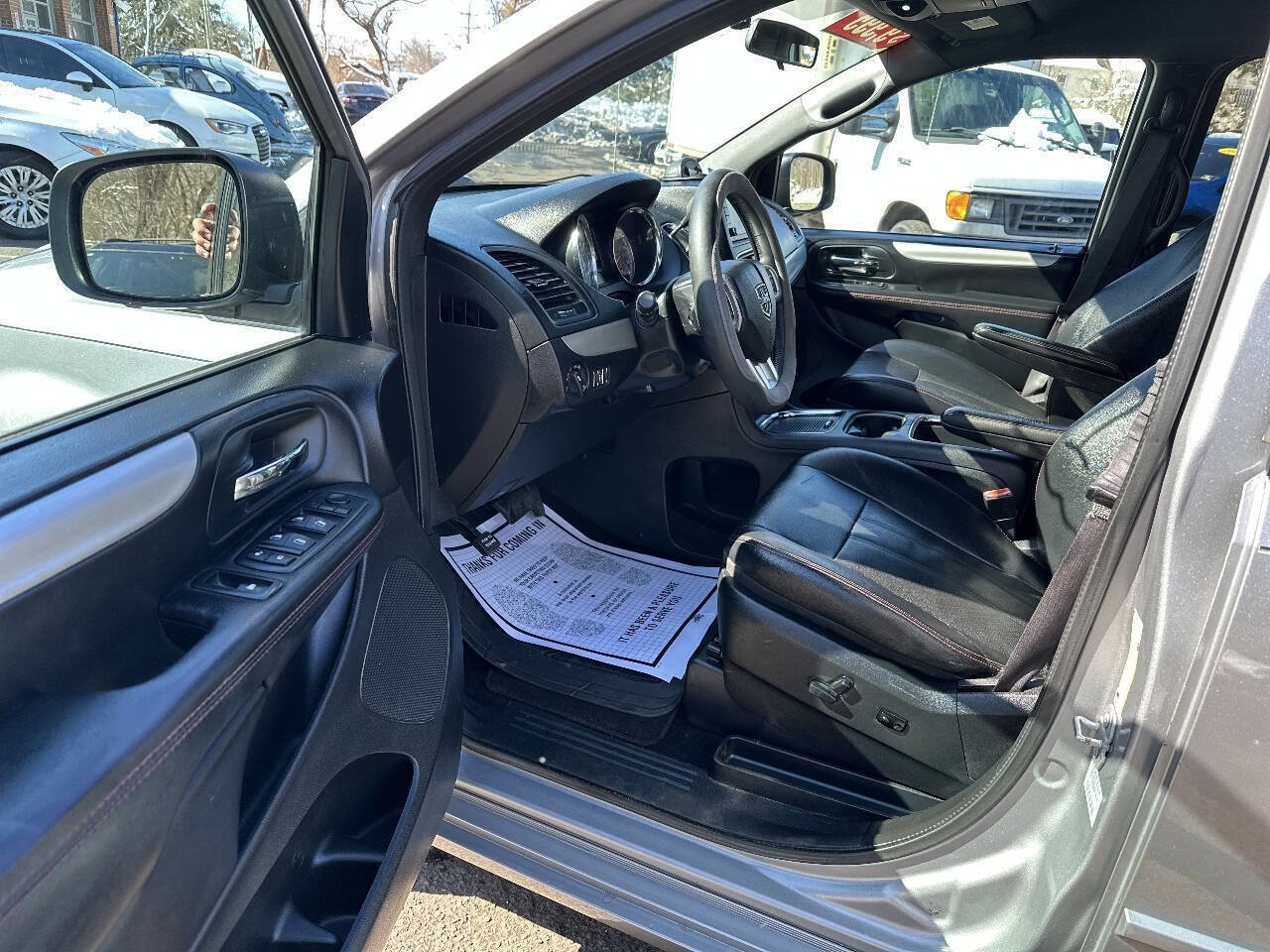 Used 2016 Dodge Grand Caravan R/T image 9