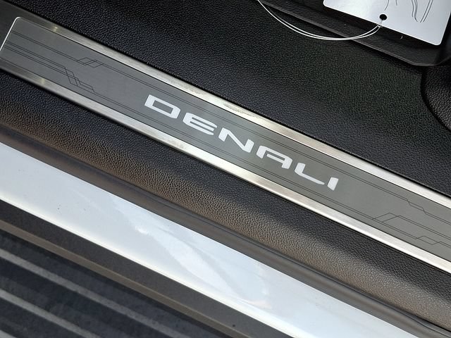 New 2026 GMC Yukon Denali w/ Denali Reserve Package AWD/4WD image 25