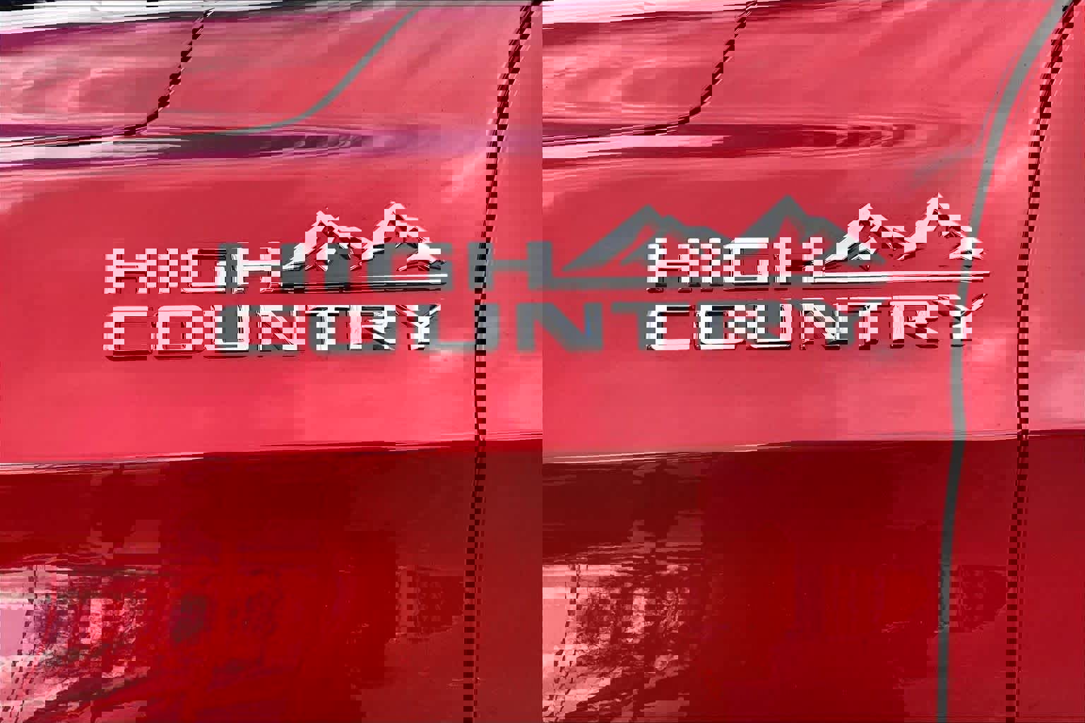 Used 2025 Chevrolet Tahoe High Country image 10