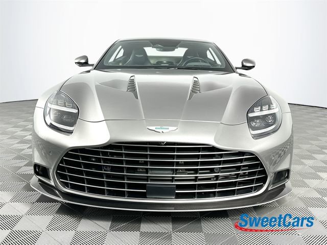 Used 2025 Aston Martin Vanquish RWD image 2