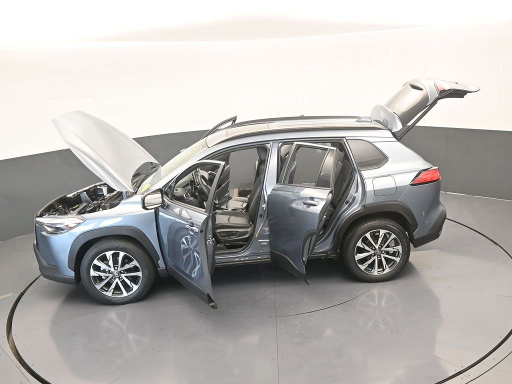 Used 2022 Toyota Corolla Cross XLE image 71