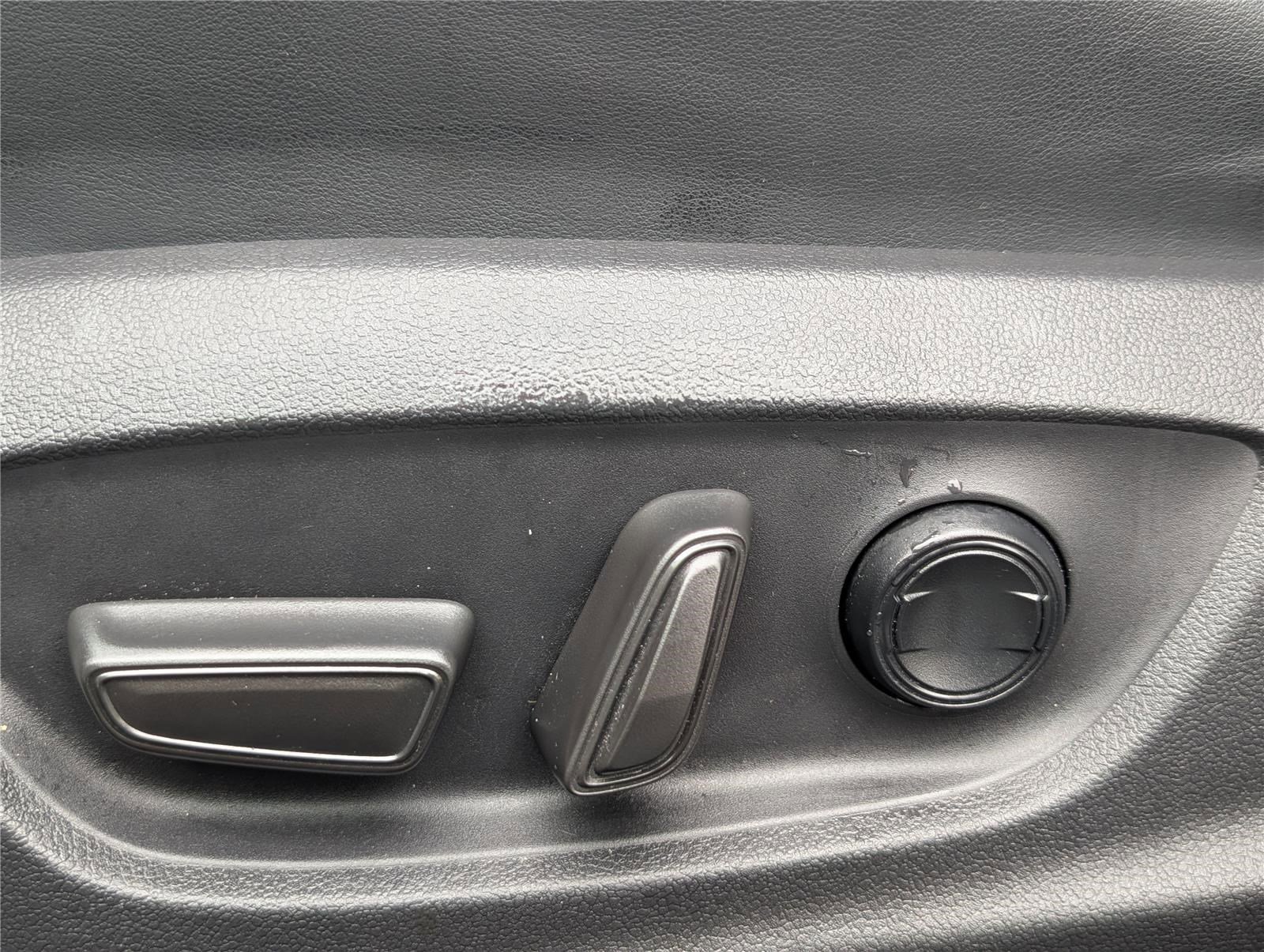 Used 2023 Toyota Crown Platinum image 22