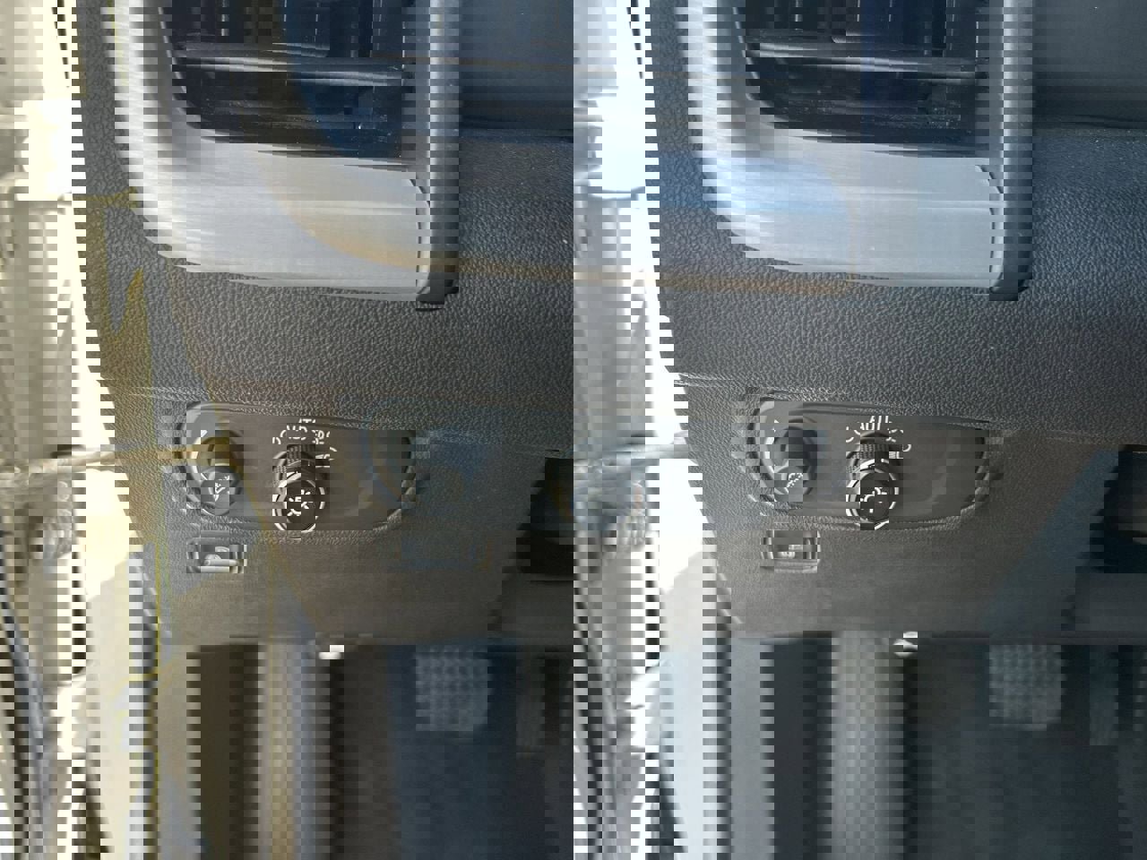 Used 2020 GMC Terrain SLE image 31