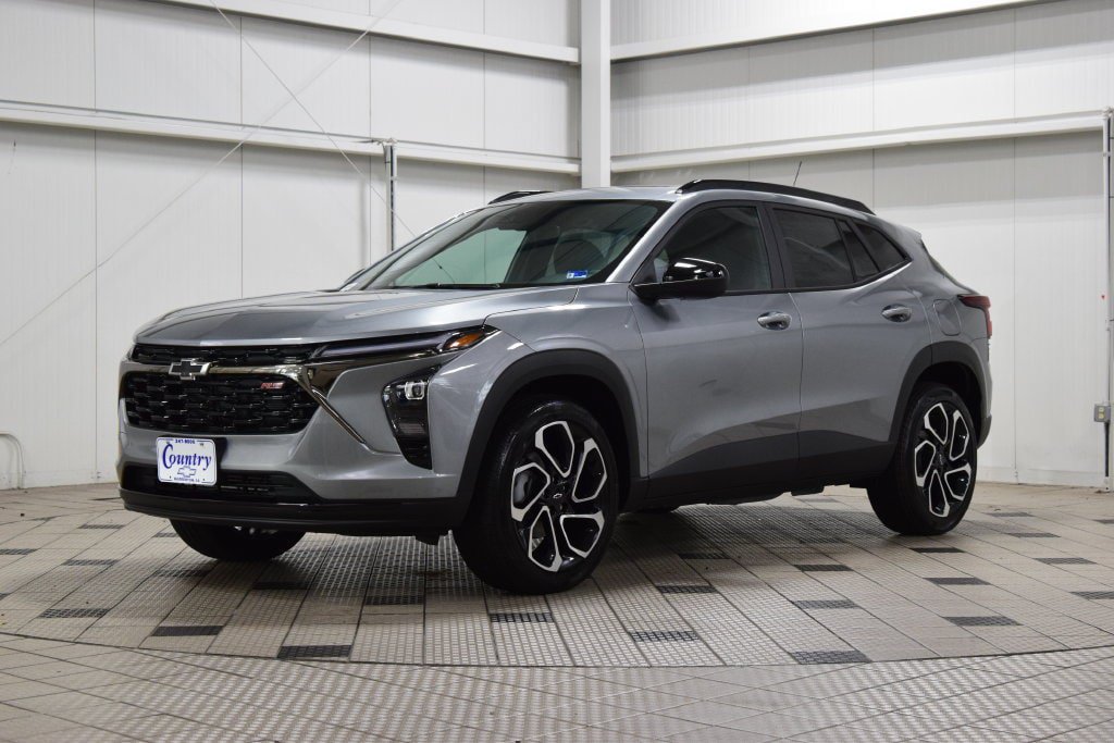 New 2026 Chevrolet Trax RS w/ Sunroof Package FWD image 3