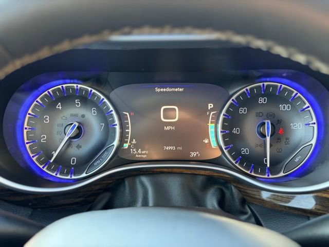 Used 2023 Chrysler Pacifica Limited image 10